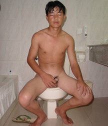 boys sitting on the toilet bowl 58c81b4c7cd44.jpg