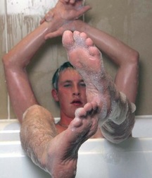bathtub 3 58ce5f3fe854b.jpg