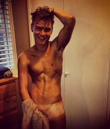 covered the towel ( no porn) 58d2657c716f4.jpg