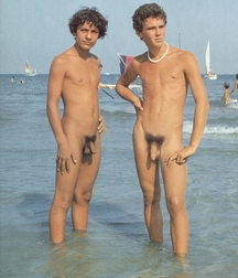 my old gay uncle when he was young 58d533bb47228.jpg