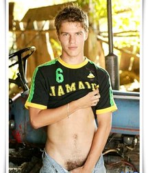 guys just show their pubic hair 58d64f166df07.jpg
