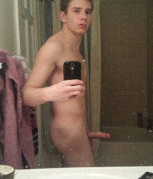 photograph himself in the mirror without inhibitions 58e3ef5866e93.jpg