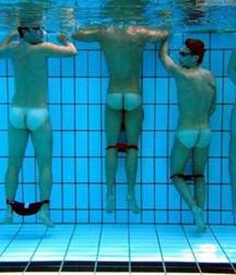 boys in swimming pool 58e54f5422715.jpg