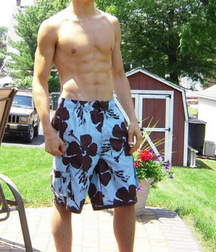 beautiful boys show their chest 58e92f66489d7.jpg