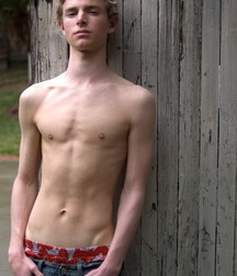 beautiful boys show their chest 58e92f78da77c.jpg
