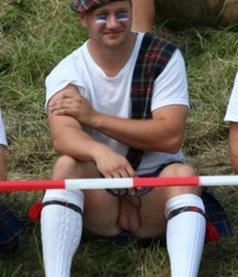 under the Scottish kilt 58efd4d0288d4.jpg