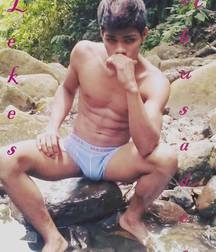 boys in their underwear 58f0b9763d7a1.jpg