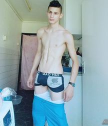 boys in their underwear 58f0b9829dd64.jpg