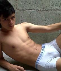 boys in their underwear 58f0b986ce665.jpg