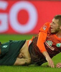 Accidental exposure during football and rugby 58f552fe4b787.jpg