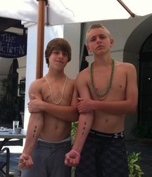 Sexy friends (no porn) 58f6f745cbdfc.jpg