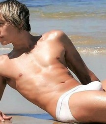 speedos 58fc4648816ad.jpg
