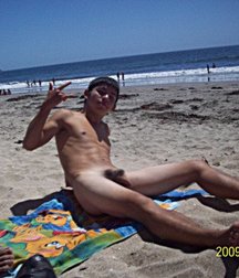 naked guys on the beach  59075a99a9498.jpg