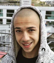 Boys with their shaved head (no porn) 590c17fc1b501.jpg