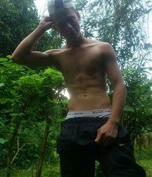 Boys with a beautiful chest and gorgeous abdominal 590cbaf243908.jpg