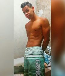Boys with a beautiful chest and gorgeous abdominal 590cbaf6e3398.jpg