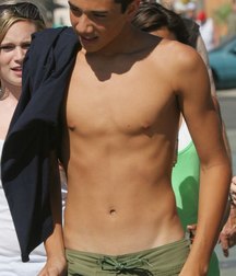 Boys with a beautiful chest and gorgeous abdominal 590cbaf8ad747.jpg