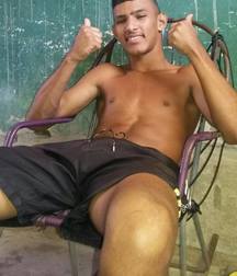 Boys with a beautiful chest and gorgeous abdominal 590cbaff3b7d5.jpg