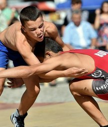 Beautiful pictures with guys making the fight (no porn) 59129f6894b59.jpg