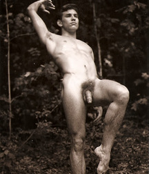 Today I look at the guys just in black and white 59146aa09dd9c.jpg