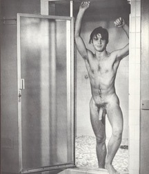 Today I look at the guys just in black and white 59146aa66b87d.jpg