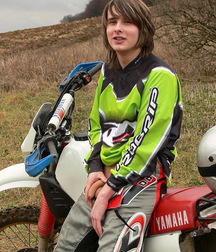 Guys in a motorbike 59308e9eacf03.jpg