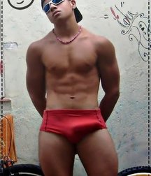 Erection hidden by the underpants 593147734c92b.jpg