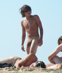 But how nice it is to go to the beach with friends 5931ae981f121.jpg