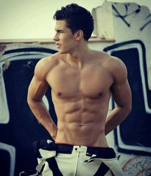 I show you my chest  5932d4f55eda3.jpg