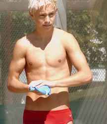 speedos (no porn) 593561d787945.jpg