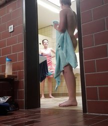 Dressing rooms and local showers: very warm environments 5947da2844176.jpg