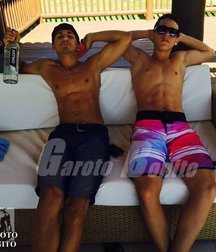 Pairs of Brazilian friends 595905780beac.jpg