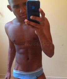 Selfies boys in panties 595d195eb787a.jpg