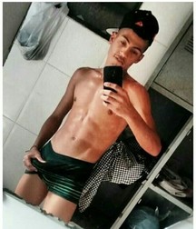 Selfies boys in panties 595d1965016f6.jpg
