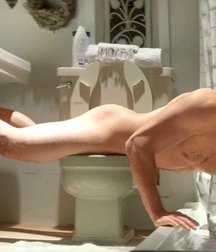The guys who go to the bathroom 595e633971e82.jpg