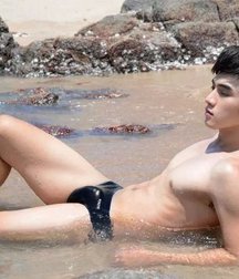 speedo boys (no porn) 5963b25f6fa6b.jpg
