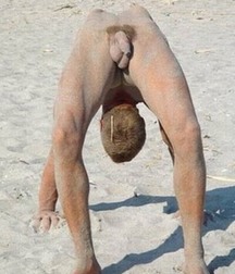 Difficult and strange positions 5963b32bbdbf6.jpg