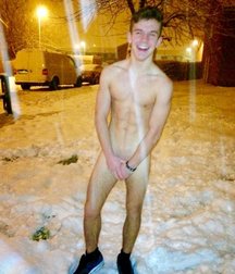 The hand covering the genitals 59651d96ab60e.jpg