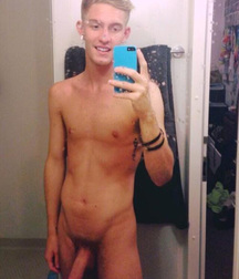 White guys doing selfies 59651e3b2c3dc.jpg