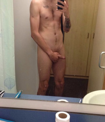 White guys doing selfies 59651e427ee93.jpg