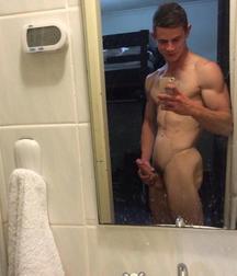 White guys doing selfies 59651e484a07e.jpg