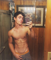 Selfies boys in panties 59763fe534b06.jpg
