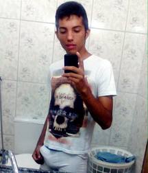 Innocent photographs of narcissistic boys 597af7799f606.jpg