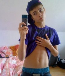 I see my abdominal muscles (seflies)