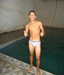 Boy in panties 598d94d08100e.jpg