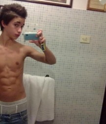 selfies no nude 59960365bb499.jpg
