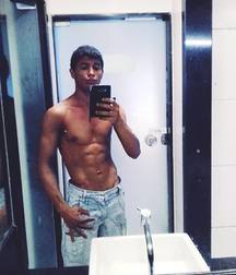 selfies no nude 5996036dcdfab.jpg