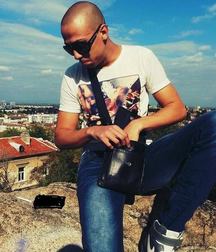 Boys with a completely shaved head 5999dac2ea8a2.jpg