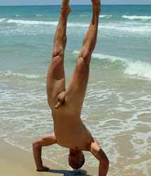 An awkward position 599c7f6472506.jpg