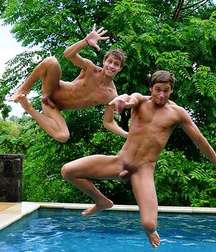 Dive naked 59a245235deda.jpg